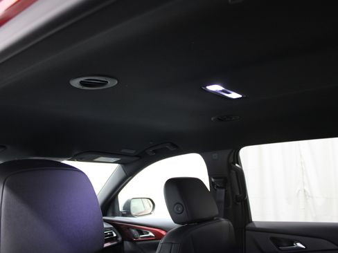 Used 2025 Chevrolet Traverse Z71 w/ Driver Confidence Package image 21