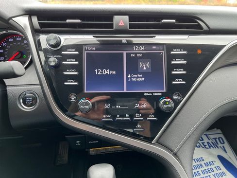 Used 2018 Toyota Camry XSE image 24