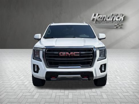 Used 2023 GMC Yukon AT4 w/ AT4 Premium Package AWD/4WD image 3