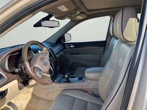 Used 2015 Jeep Grand Cherokee Overland w/ Advanced Technology Group image 13