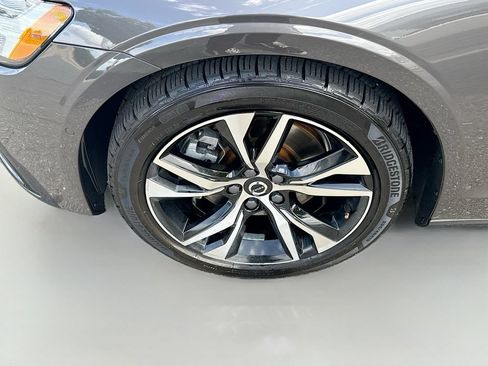 Used 2023 Volvo S60 B5 Plus AWD/4WD image 31