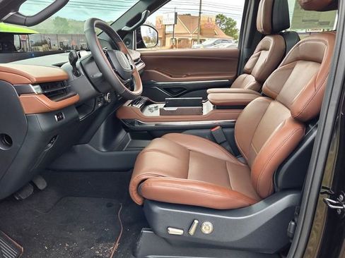 New 2026 Lincoln Navigator L Reserve image 12