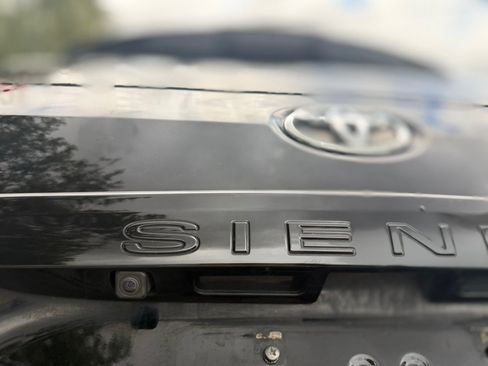 Used 2020 Toyota Sienna LE FWD image 11