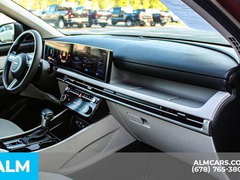 Used 2025 Hyundai Tucson SEL FWD image 23