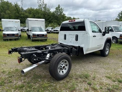 New 2025 GMC Sierra 3500 Pro w/ Convenience Package RWD image 5