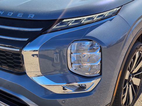 New 2026 Mitsubishi Outlander SE image 5