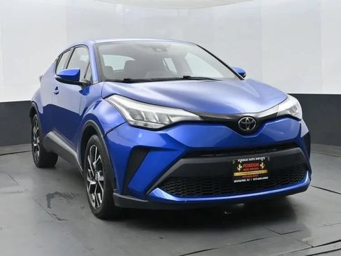 Used 2021 Toyota C-HR XLE FWD image 2