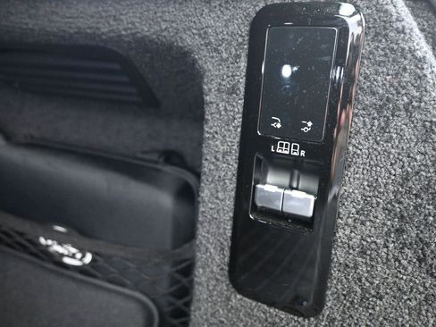 Used 2023 Land Rover Range Rover SE AWD/4WD image 18