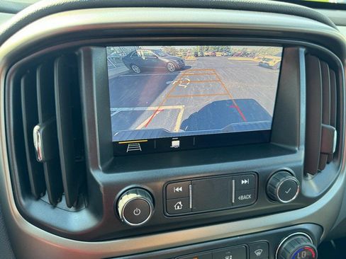 Used 2021 Chevrolet Colorado Z71 AWD/4WD image 19