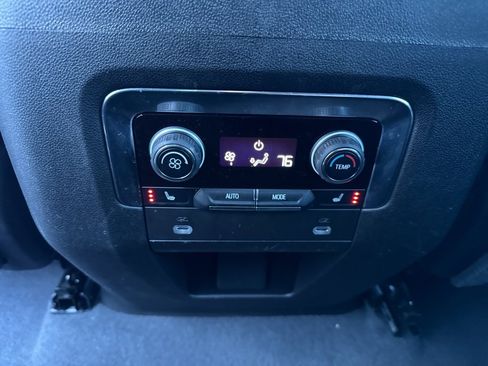 Used 2024 Chevrolet Tahoe Z71 w/ Luxury Package image 17