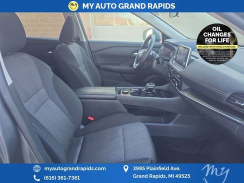 Used 2025 Nissan Rogue SV AWD/4WD image 23