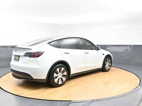 Used 2021 Tesla Model Y Long Range AWD/4WD image 7