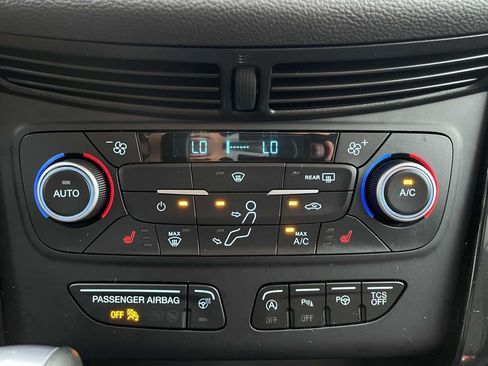 Used 2018 Ford Escape Titanium w/ Ford Safe & Smart Package image 18