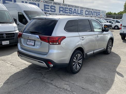 Used 2020 Mitsubishi Outlander ES image 7