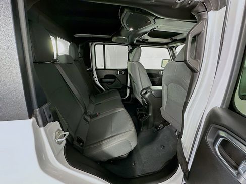 Used 2024 Jeep Gladiator Sport image 26