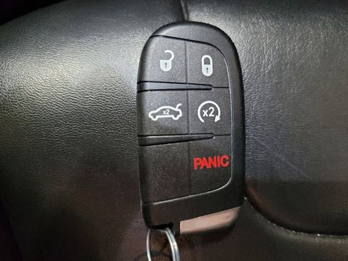 Used 2019 Jeep Cherokee Latitude Plus AWD/4WD image 32