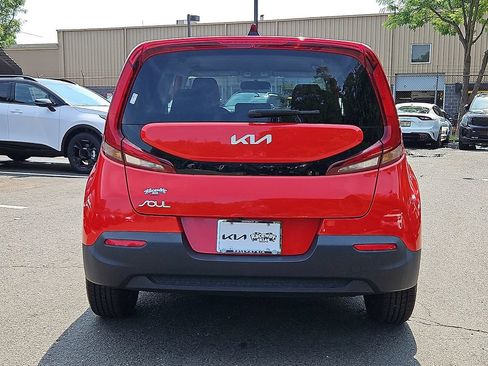 Used 2022 Kia Soul LX FWD image 6