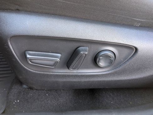 Used 2021 Toyota RAV4 XLE image 17