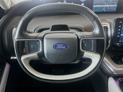 Used 2025 Ford Expedition Platinum AWD/4WD image 18