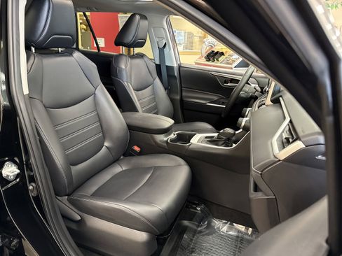 Used 2023 Toyota RAV4 XLE Premium image 18