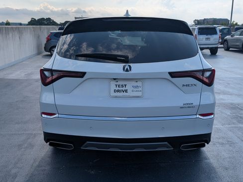 Used 2025 Acura MDX SH-AWD w/ Technology Package image 4