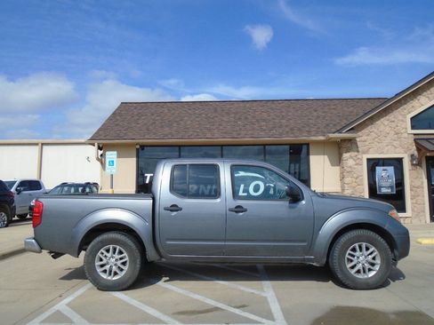 Used 2016 Nissan Frontier SV w/ SV Value Truck Package image 2