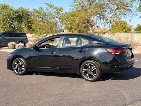 Used 2024 Nissan Sentra SV FWD image 4