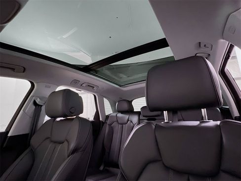 Used 2023 Audi Q5 e Premium Plus w/ Premium Plus Package image 14