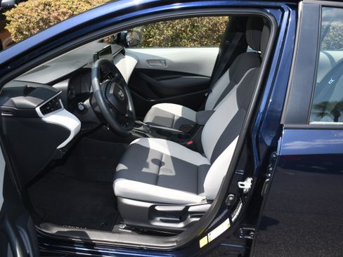 Used 2025 Toyota Corolla LE FWD image 7