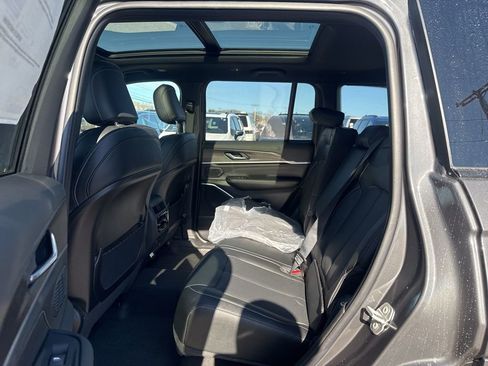 New 2026 Jeep Grand Cherokee Limited image 24