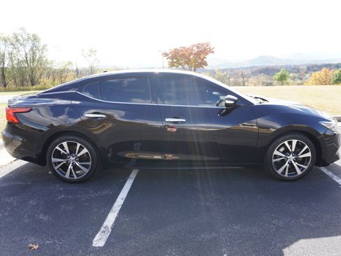 Used 2016 Nissan Maxima Platinum image 12
