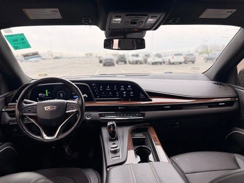 Used 2022 Cadillac Escalade ESV Luxury image 18