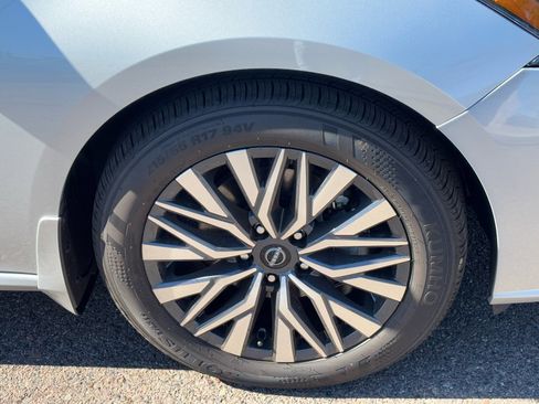 New 2025 Nissan Altima 2.5 SV image 10