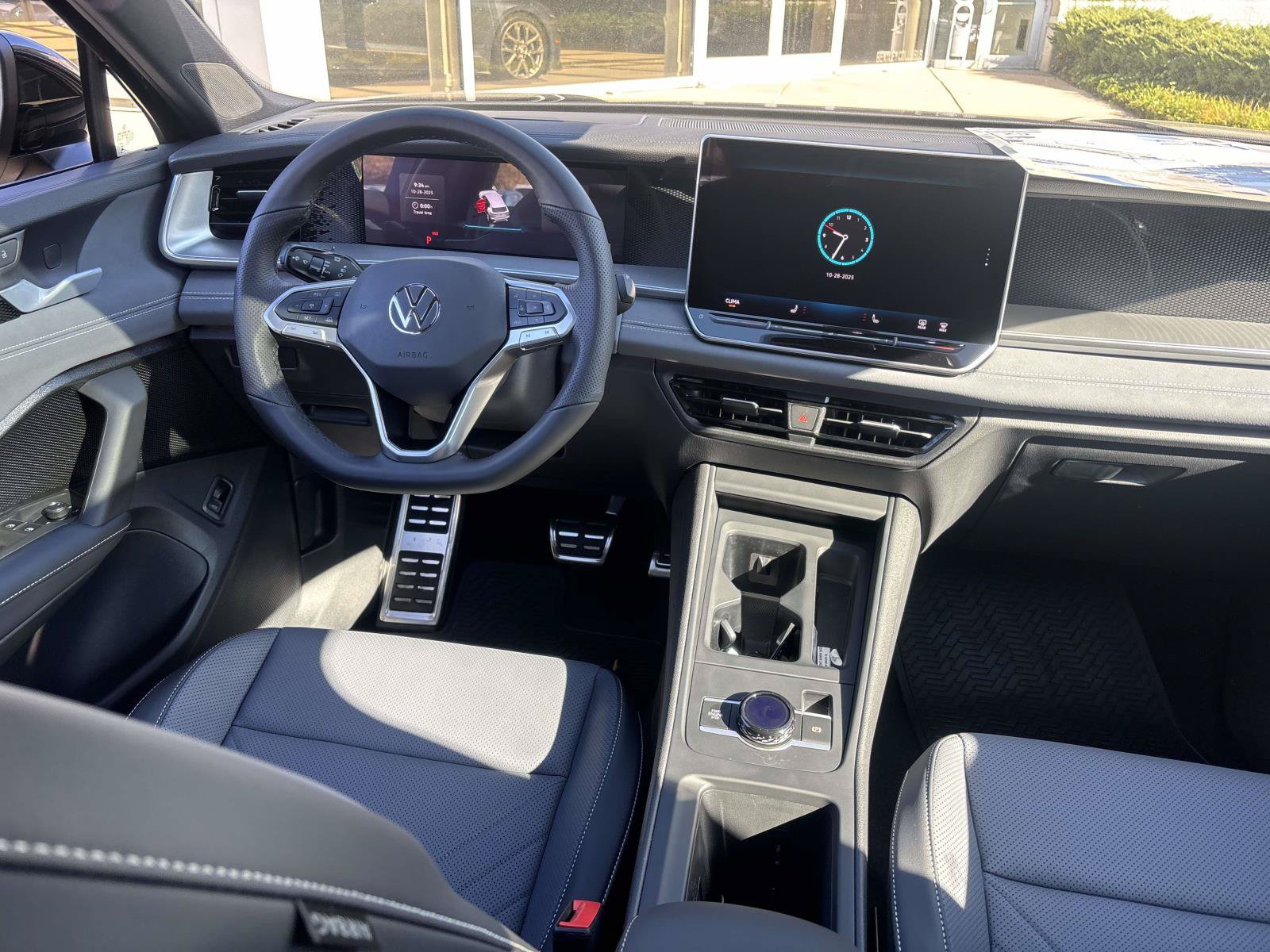 New 2026 Volkswagen Tiguan SE R-Line AWD/4WD image 31