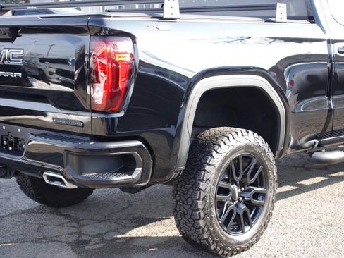 Used 2023 GMC Sierra 1500 Elevation w/ X31 Off-Road Package AWD/4WD image 10
