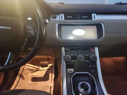 Used 2017 Land Rover Range Rover Evoque SE image 21