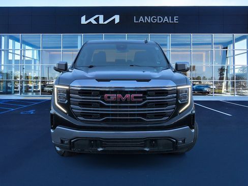 Used 2025 GMC Sierra 1500 SLT image 12