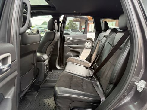 Used 2020 Jeep Grand Cherokee Altitude AWD/4WD image 30