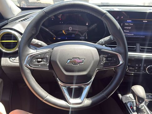 Used 2024 Chevrolet Trax ACTIV w/ Sunroof Package FWD image 13