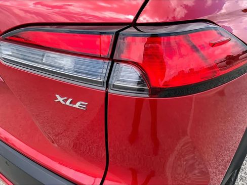 Used 2024 Toyota Corolla Cross XLE image 30