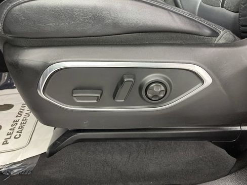 Used 2024 Jeep Wagoneer Series II w/ Flexible Seating Group RWD image 31