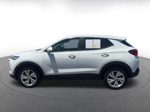 Used 2025 Buick Encore GX Preferred AWD/4WD image 9
