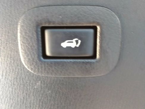 Used 2018 Nissan Armada SL image 12