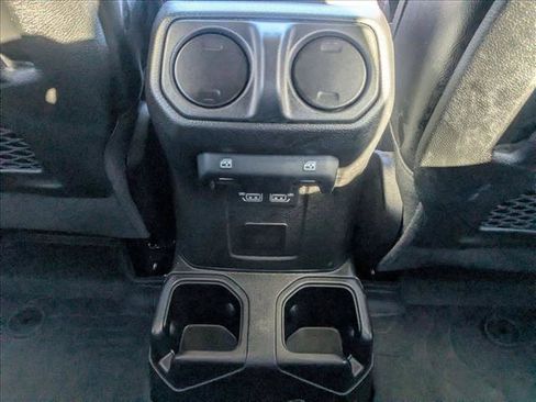 Used 2022 Jeep Gladiator Rubicon w/ Cold Weather Group image 18