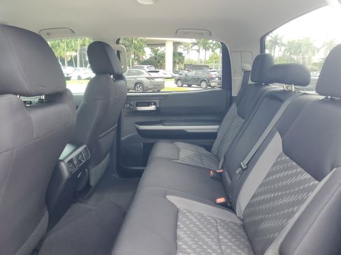 Used 2019 Toyota Tundra SR5 w/ SR5 Upgrade Package AWD/4WD image 10