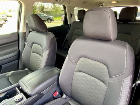 Used 2024 Nissan Pathfinder SV AWD/4WD image 27