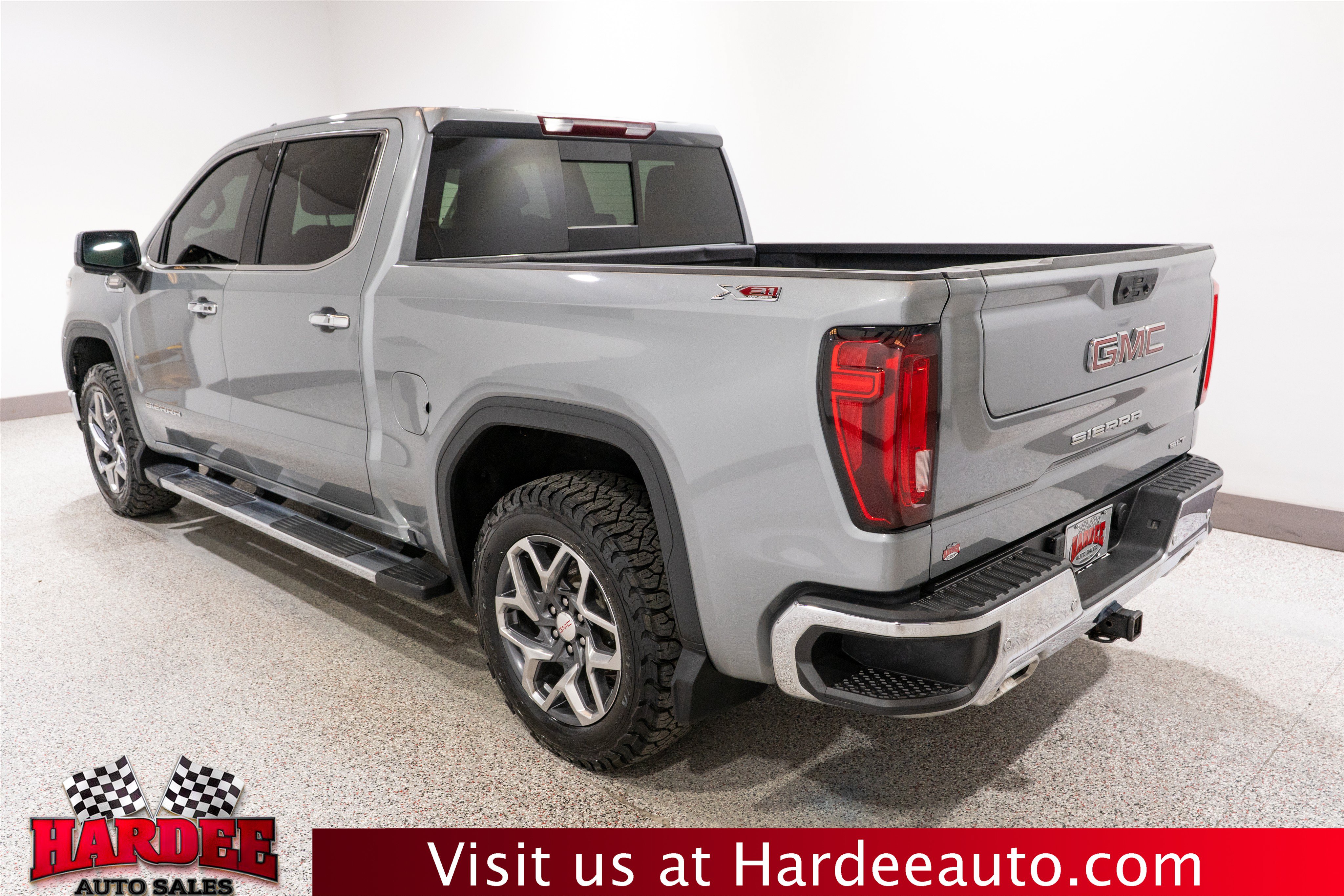 Used 2024 GMC Sierra 1500 SLT w/ SLT Premium Plus Package AWD/4WD image 3