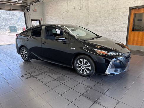 Used 2021 Toyota Prius Prime XLE FWD image 1
