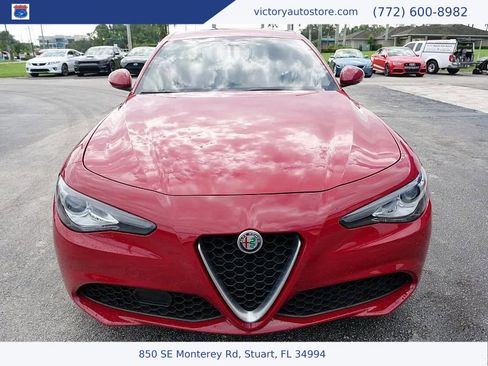Used 2017 Alfa Romeo Giulia AWD image 8