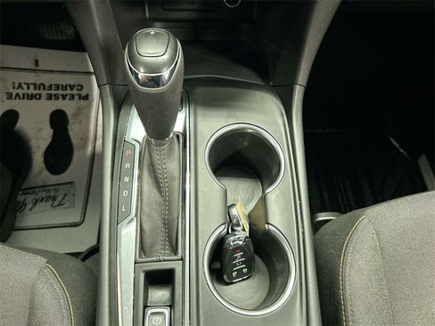 Used 2020 Chevrolet Equinox LT image 17